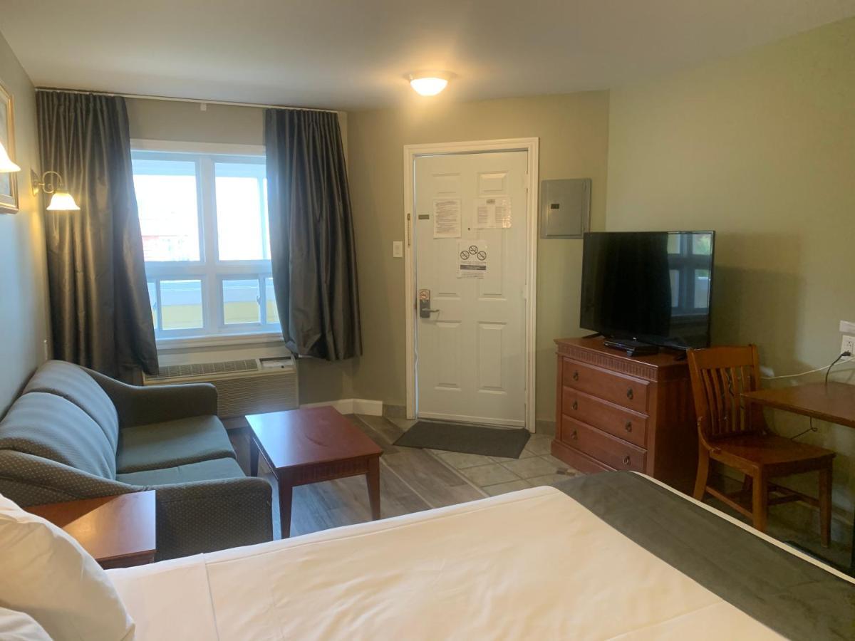 Hotel And Suites Les Laurentides Saint-Sauveur Экстерьер фото