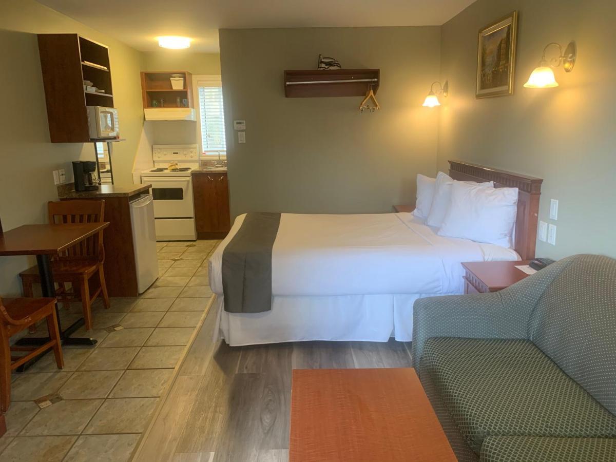 Hotel And Suites Les Laurentides Saint-Sauveur Экстерьер фото