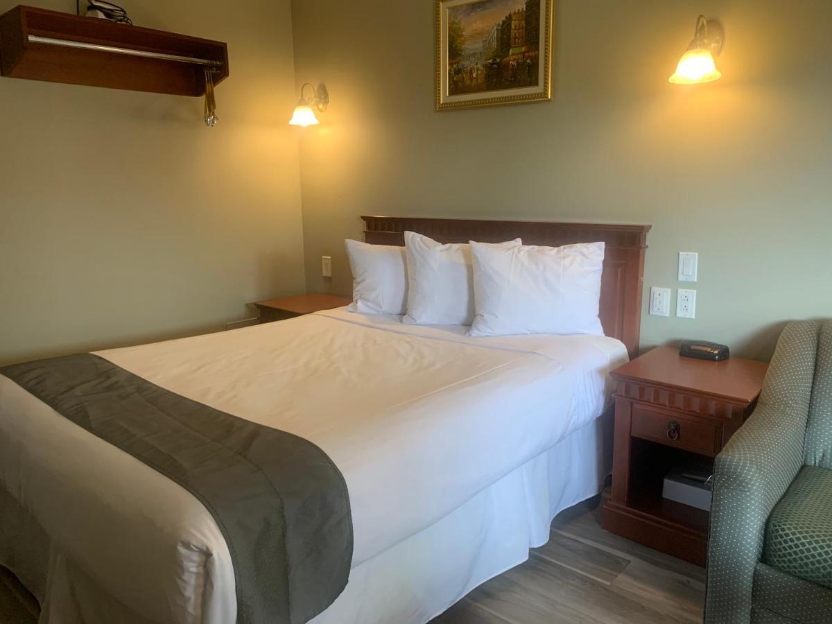 Hotel And Suites Les Laurentides Saint-Sauveur Экстерьер фото