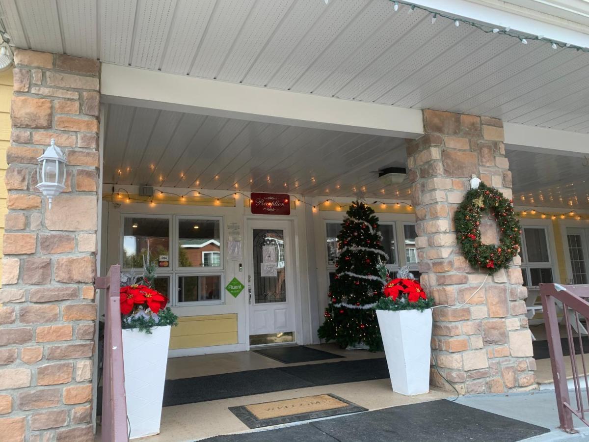 Hotel And Suites Les Laurentides Saint-Sauveur Экстерьер фото