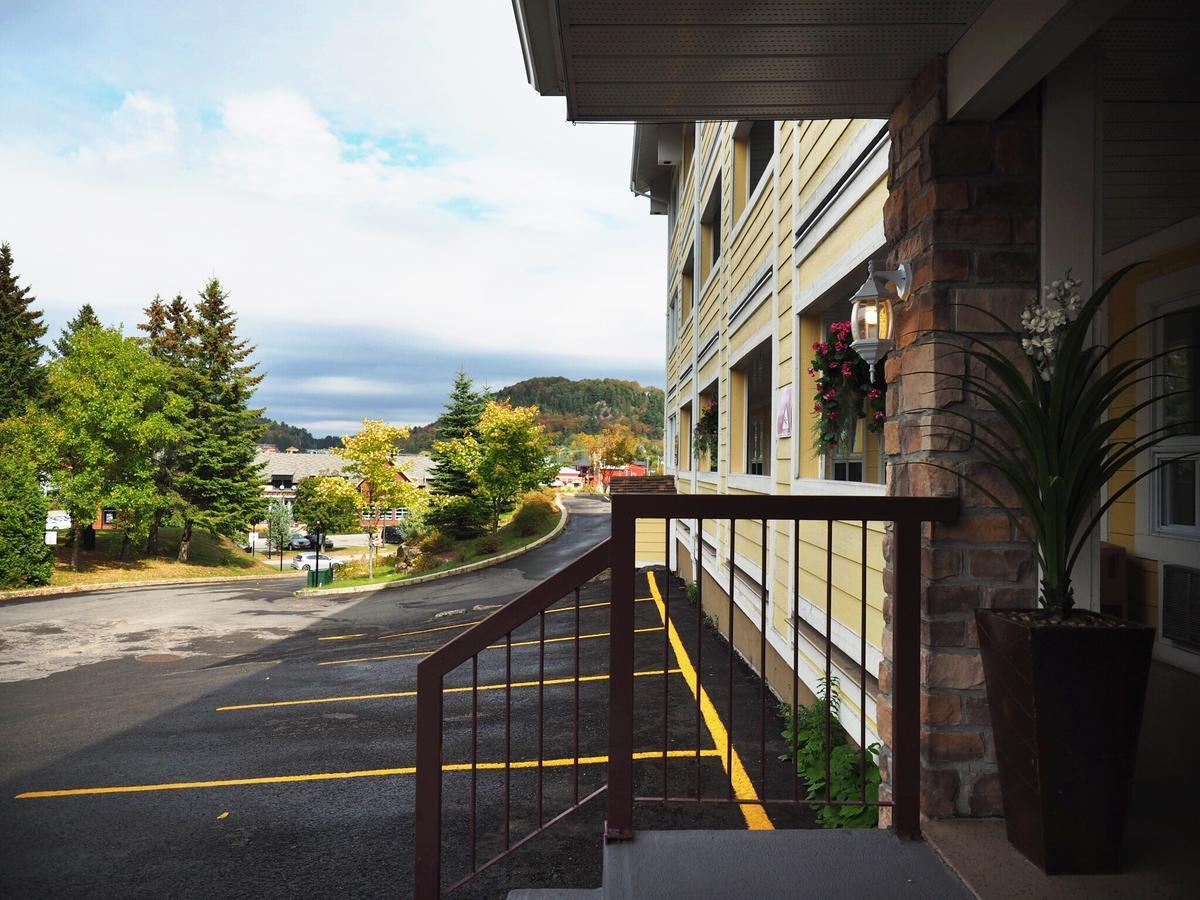 Hotel And Suites Les Laurentides Saint-Sauveur Экстерьер фото