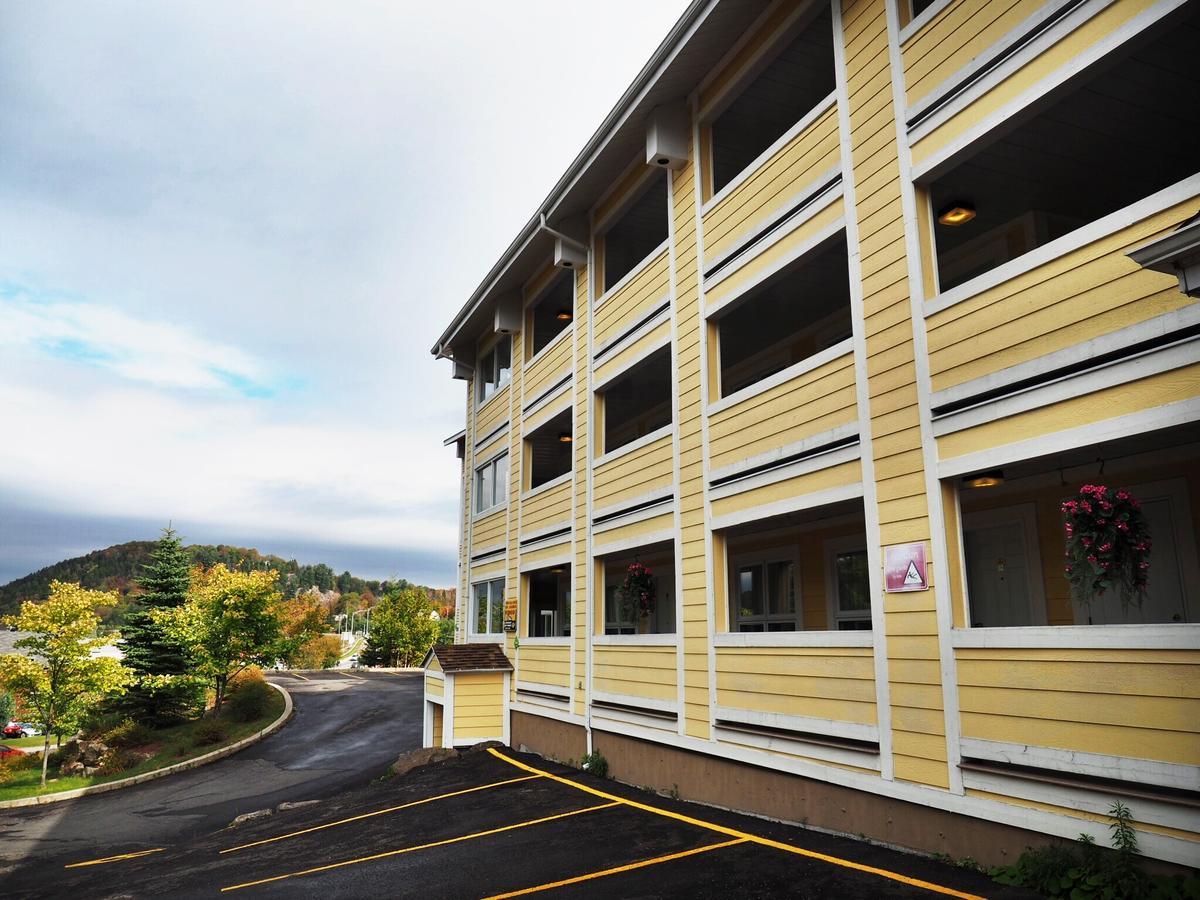 Hotel And Suites Les Laurentides Saint-Sauveur Экстерьер фото