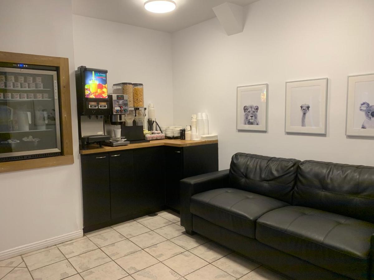 Hotel And Suites Les Laurentides Saint-Sauveur Экстерьер фото